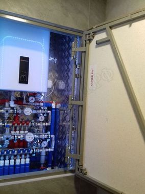 Люк под плитку Нажимной Железяка 750*650 Люк под плитку Нажимной Железяка 750*650